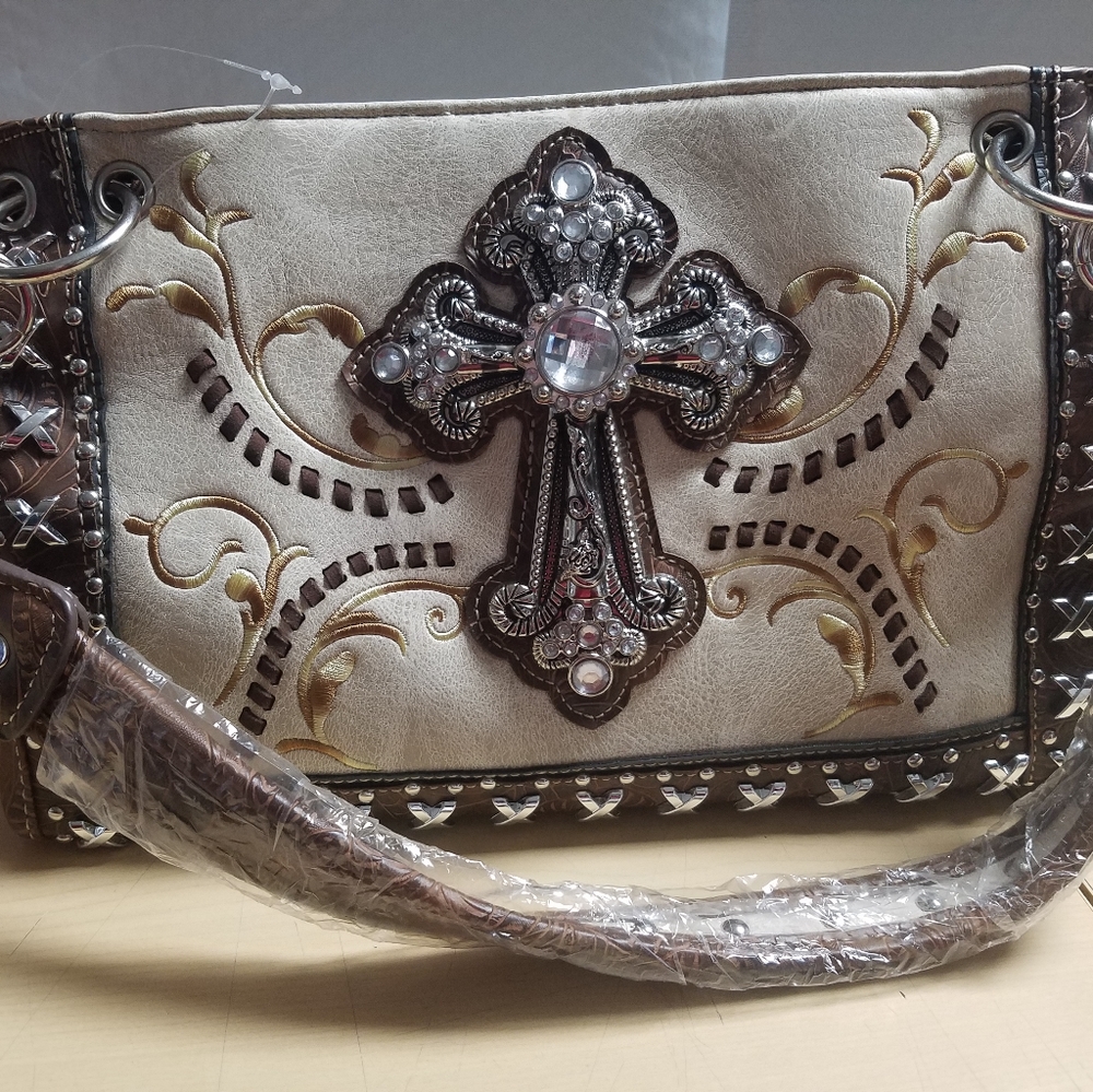 American Imports Cross shoulder bag